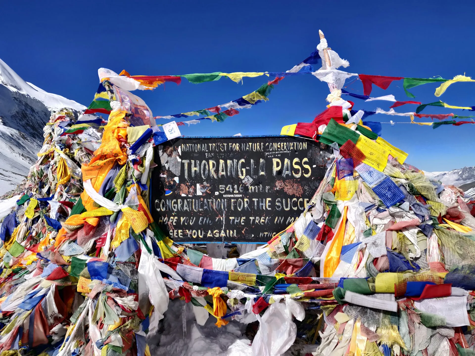 Prayer flags on Thorong La pass